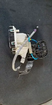 Mercedes-Benz A W176 Front door lock A1667200435