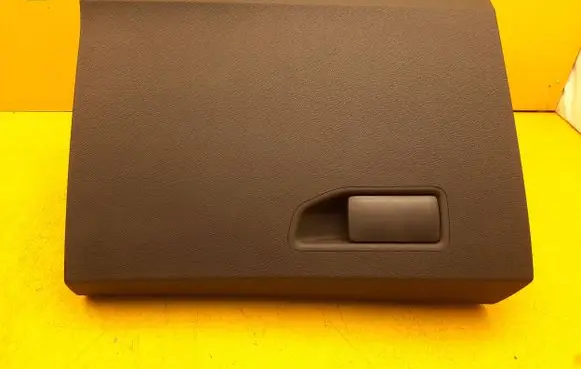 Peugeot 3008 II Glove box