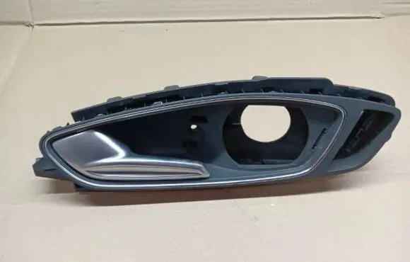 Audi A1 Front door interior handle 8X0837019E 341612 01021013003