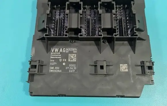 Volkswagen Scirocco Central body control module 5K0937087H IMPRK1570642