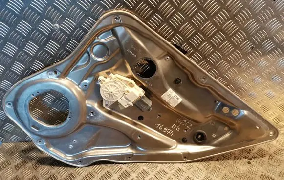Mercedes-Benz E W212 Rear window lifting mechanism without motor 2125407605
