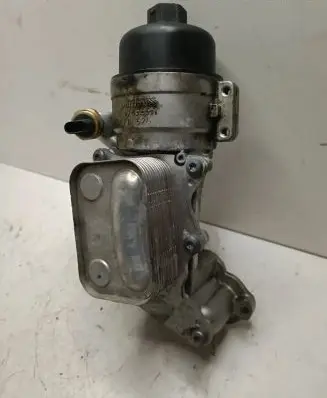 Citroen DS4 Oil filter mounting bracket