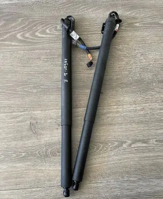 Nissan Qashqai Tailgate/trunk strut/damper 905606UA0A 905616UA0C
