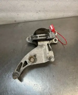 Renault Trafic III (X82) Engine mount bracket 