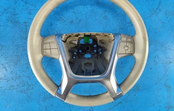 Volvo XC70 Steering wheel 30756862