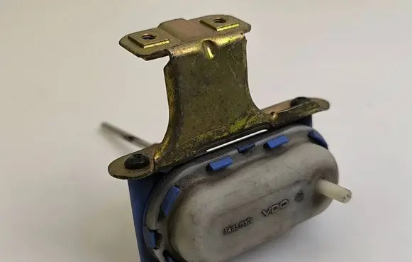 Audi 80 90 B3 Central locking vacuum pump 893862153E