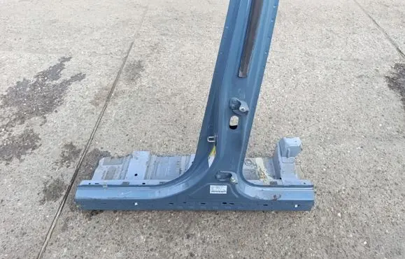 Ford Maverick Pillar (middle) 