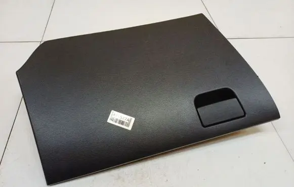 Mazda 3 II Glove box