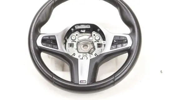 BMW 1 F40 Steering wheel 62821002J