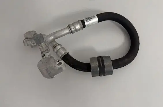 Air conditioning (A/C) pipe/hose