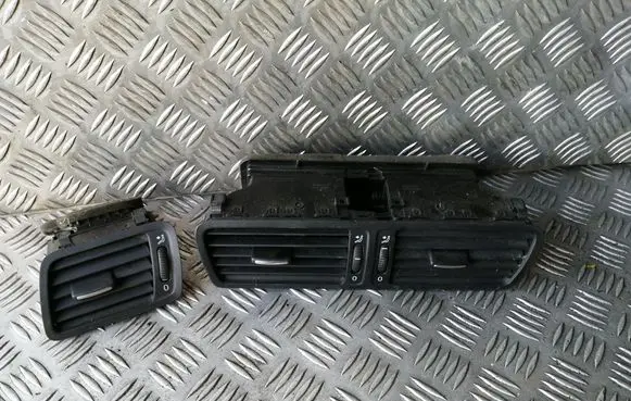 Volkswagen PASSAT B6 Dash center air vent grill 3C1819728E 3C22819728D 3C1819701E