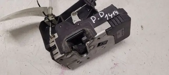 Opel Zafira A Front door lock 2444016