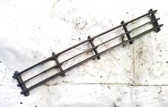 Skoda Octavia Mk1 (1U) Front bumper lower grill 1z0853677