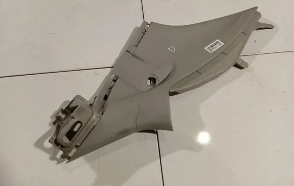 Honda Civic (D) pillar trim (bottom) 84131SMGE