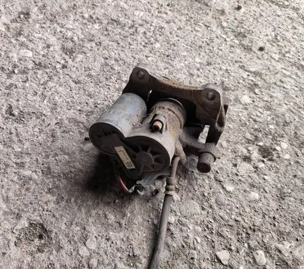 Rear brake caliper