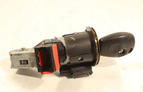 Renault Clio III Ignition lock N0502060