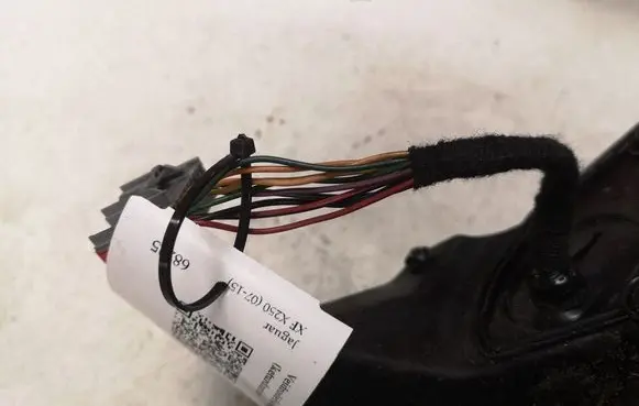 Jaguar XF X250 Front door electric wing mirror 3303100