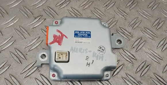Toyota Auris E180 BSM Control unit 8989212010 1751007301
