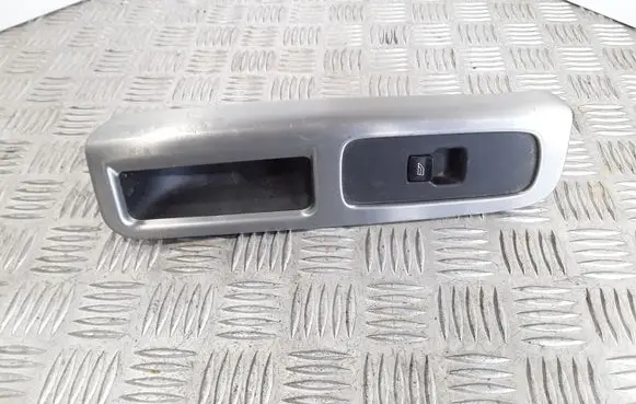 Volvo V50 Electric window control switch 30658448 8663815