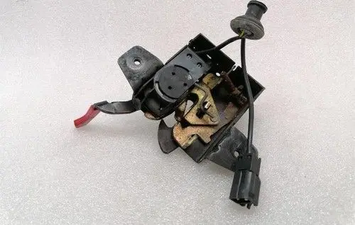 Porsche Boxster 986 Engine bonnet/hood lock/latch loop/hook 99651105302