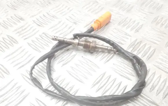 Volkswagen Jetta VI Exhaust gas temperature sensor 03L906088CC 942