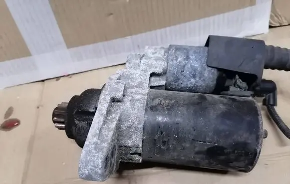 Skoda Octavia Mk2 (1Z) Starter motor 02Z911023E