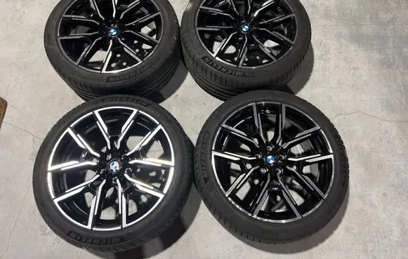 BMW i4 R19 alloy rim 8747304