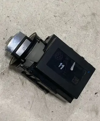 Volkswagen PASSAT B6 Ignition lock 3C0905843