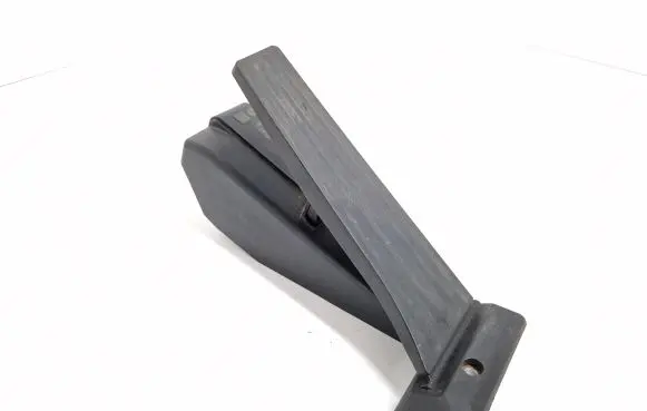 BMW 1 E81 E87 Accelerator throttle pedal 6786589 6PV00937920