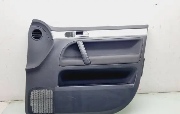 Volkswagen Touareg I Front door card panel trim 7L6867012