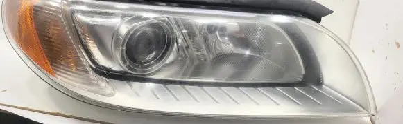 Volvo XC70 Headlight/headlamp 31214169