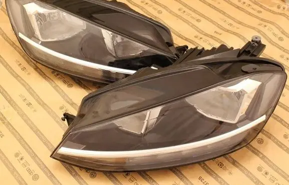 Volkswagen Golf VII Headlights/headlamps set 5G1941005D 5G1941006D
