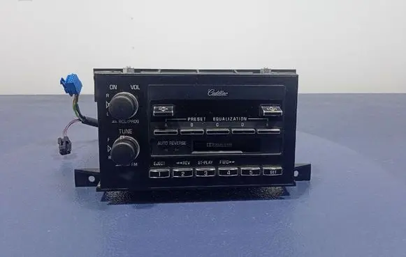 Cadillac Fleetwood Radio/CD/DVD/GPS head unit 16192916