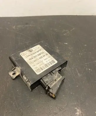 Mercedes-Benz E W210 Light module LCM 5LA00750803 A2108206426