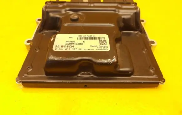Renault Captur Engine control unit/module ECU 237109893S 237109894S