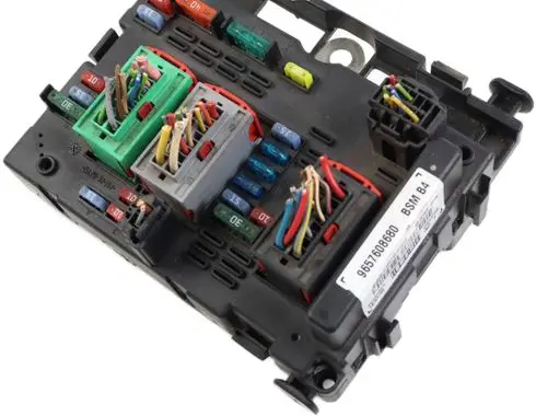 Peugeot 307 Fuse module 9657608680 50130863
