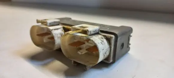 Coolant fan relay