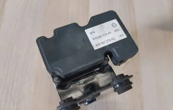 Volkswagen Polo V 6R ABS Pump 6R0907379AQ 6R0907379AR