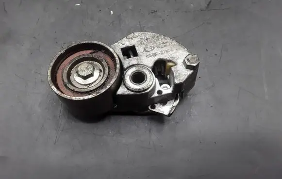 KIA Carens I Generator/alternator belt tensioner 2441027000