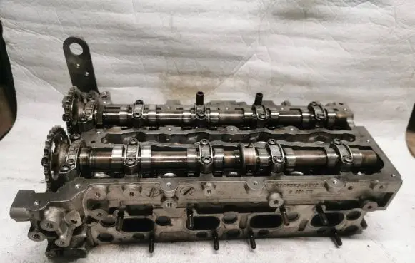 Mercedes-Benz B W246 W242 Engine head R651015 0206N072H