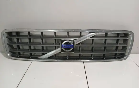 Volvo XC90 Front bumper upper radiator grill