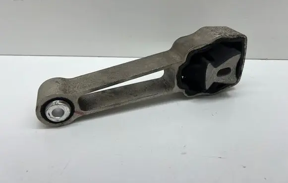 Volvo XC60 Engine mount bracket 30680474
