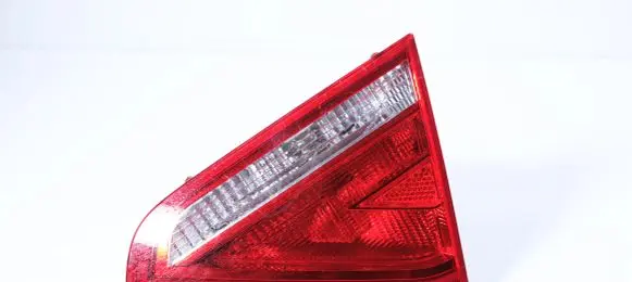 Audi A5 8T 8F Tailgate rear/tail lights 8T0945094