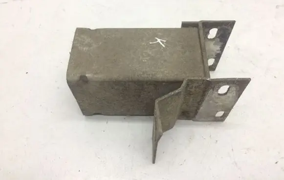 Land Rover Discovery Front bumper mounting bracket DXE000050