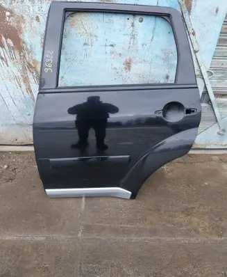 Mitsubishi Outlander Rear door