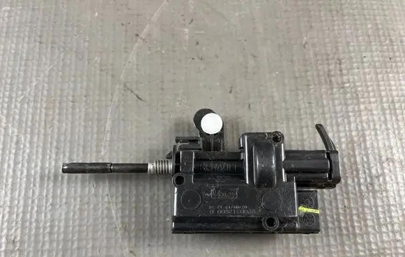 Renault Captur Fuel tank cap lock motor 8200312600