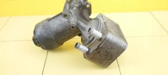 Audi A3 S3 8P Oil filter mounting bracket 26SP12
