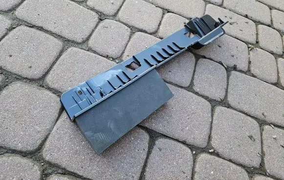 Opel Combo E Dashboard glove box trim 9824760080