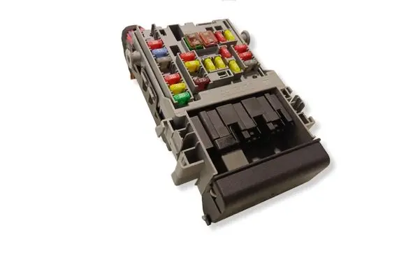 Opel Zafira C Fuse module 13222786