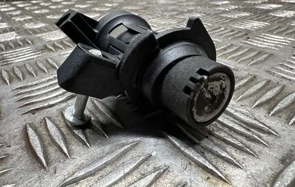 Mercedes-Benz E A207 Tailgate exterior lock A2047500061